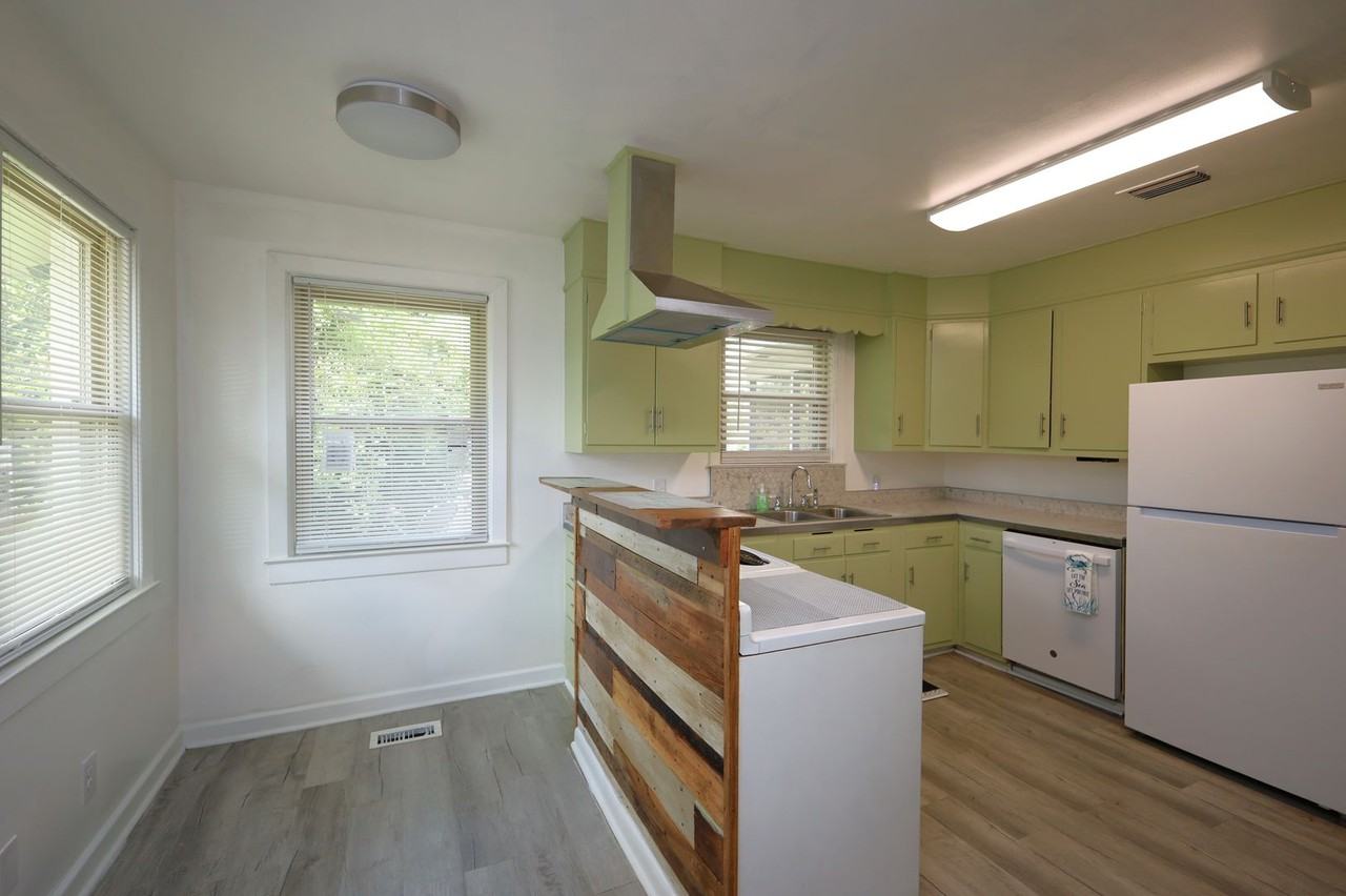 405 Woodrow Wilson Dr - Photo 4 of 14
