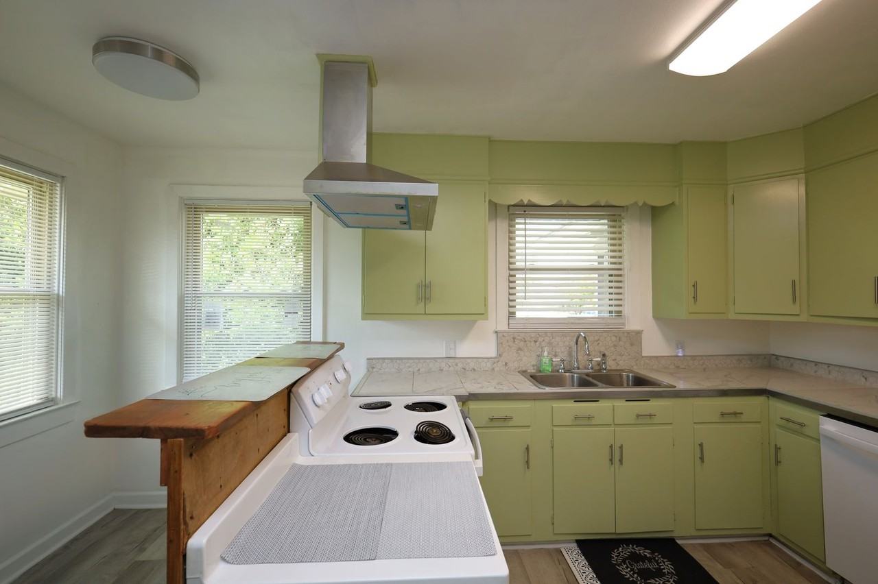 405 Woodrow Wilson Dr - Photo 5 of 14