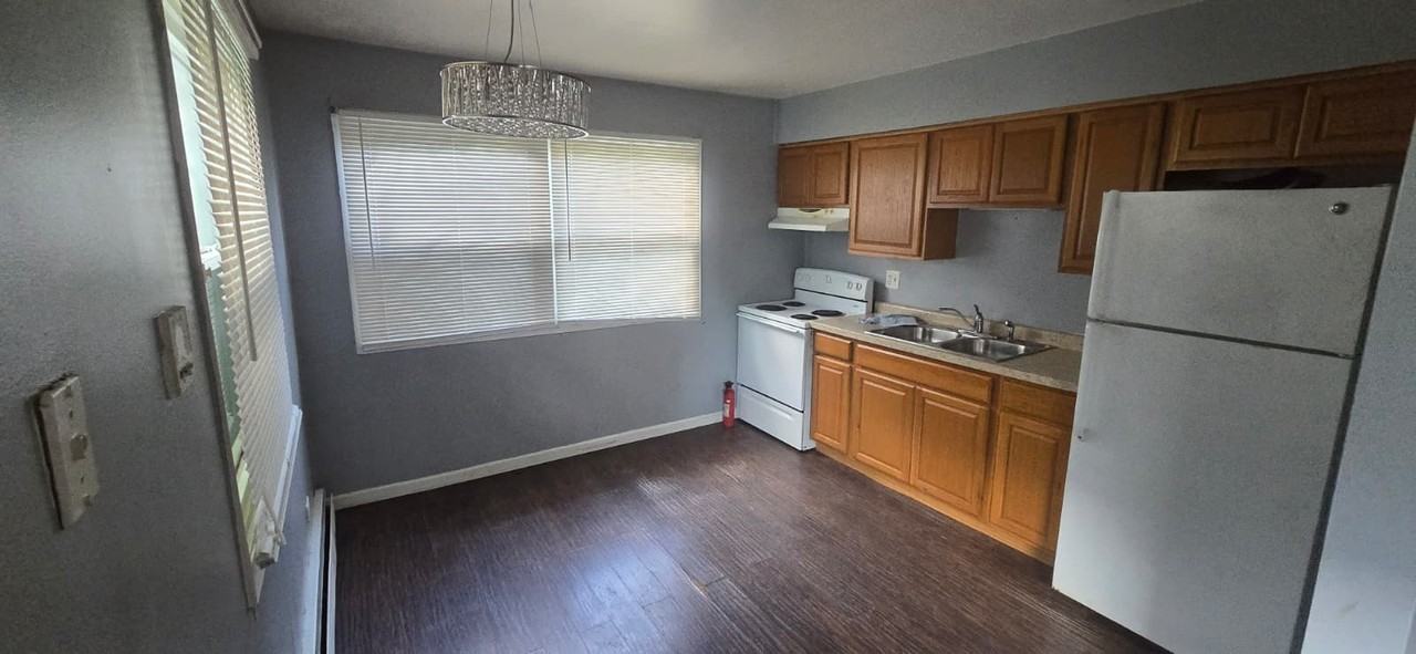 11 S Whispering Hills Dr #1 - Photo 7 of 10