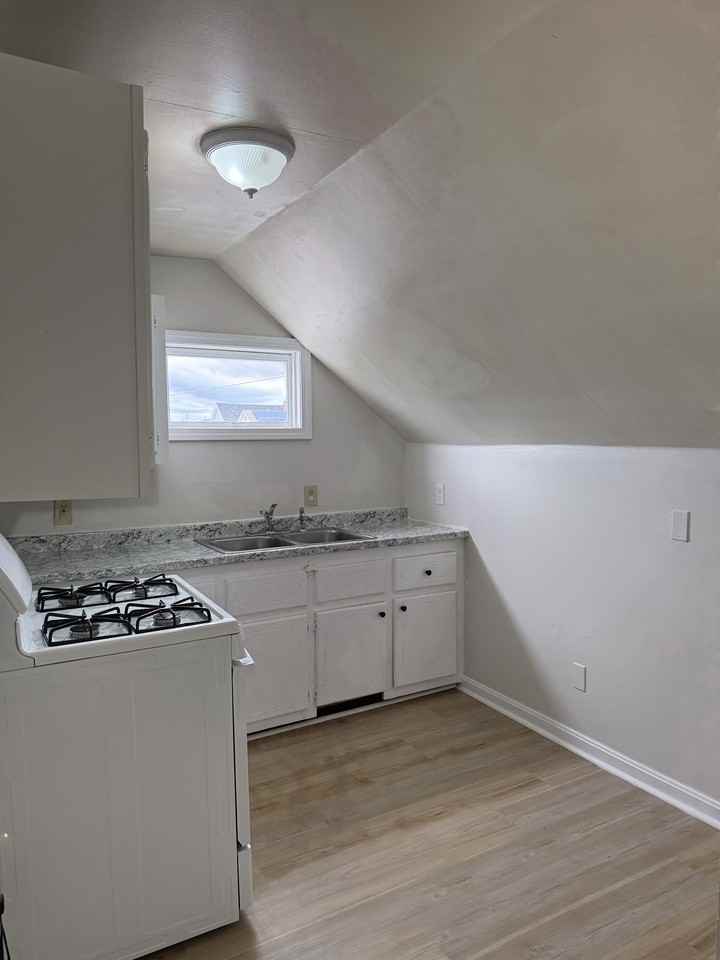 297 Lindsey Street / 105 George Street - 3 #3 - Photo 3 of 10