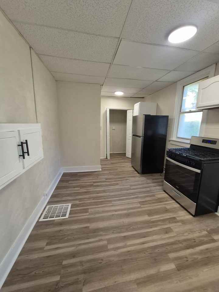 1400 Hill Ave - Photo 4 of 32