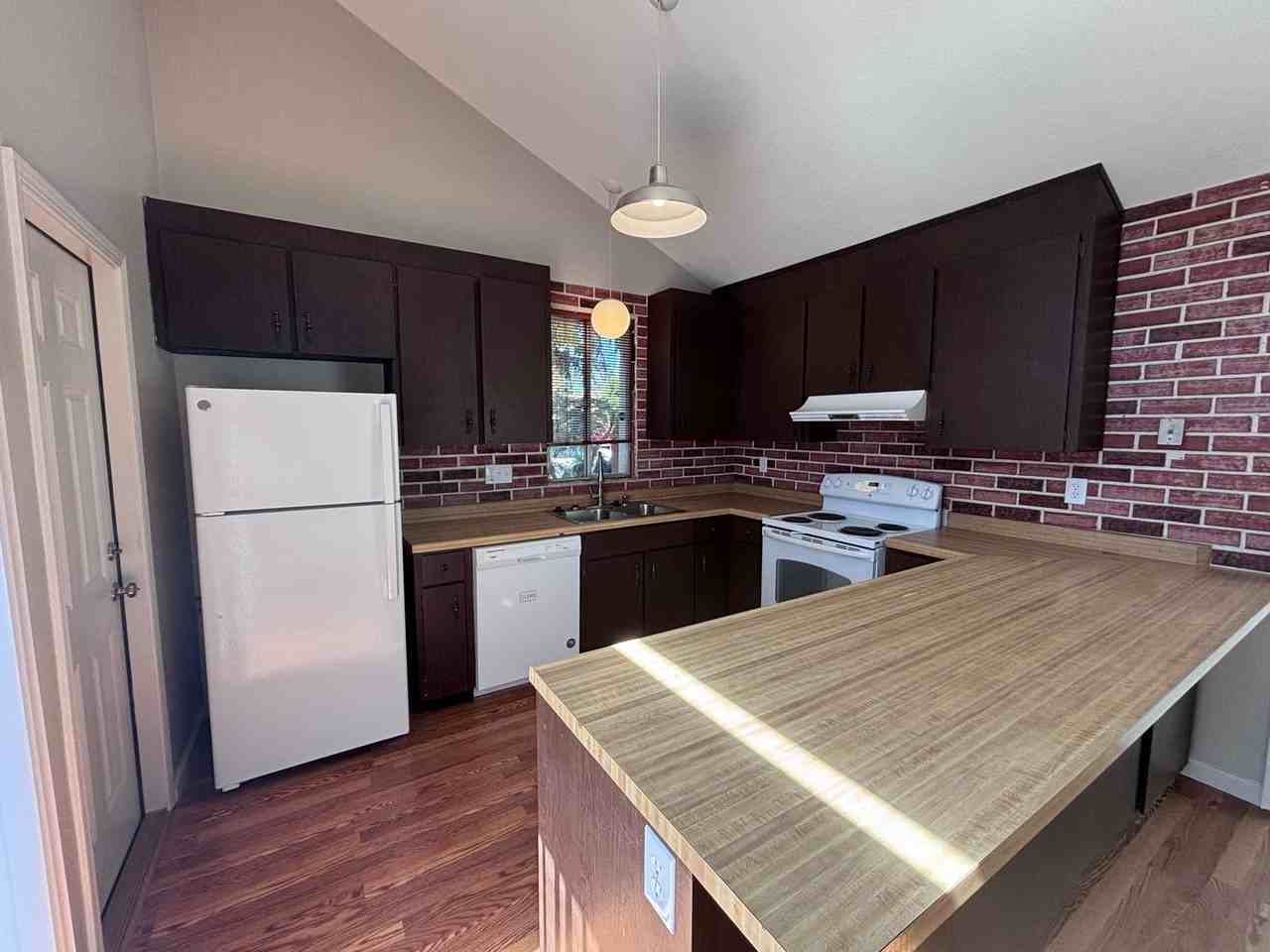 5328 Cedar Grove Cir - Photo 2 of 14