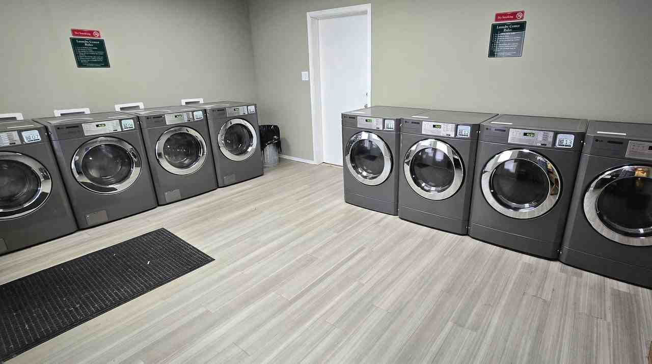 Forest Oaks Apartments - Photo 2 of 3