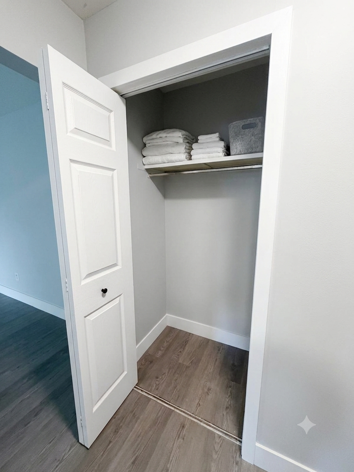 737 Louisa Street - Photo 7 of 22
