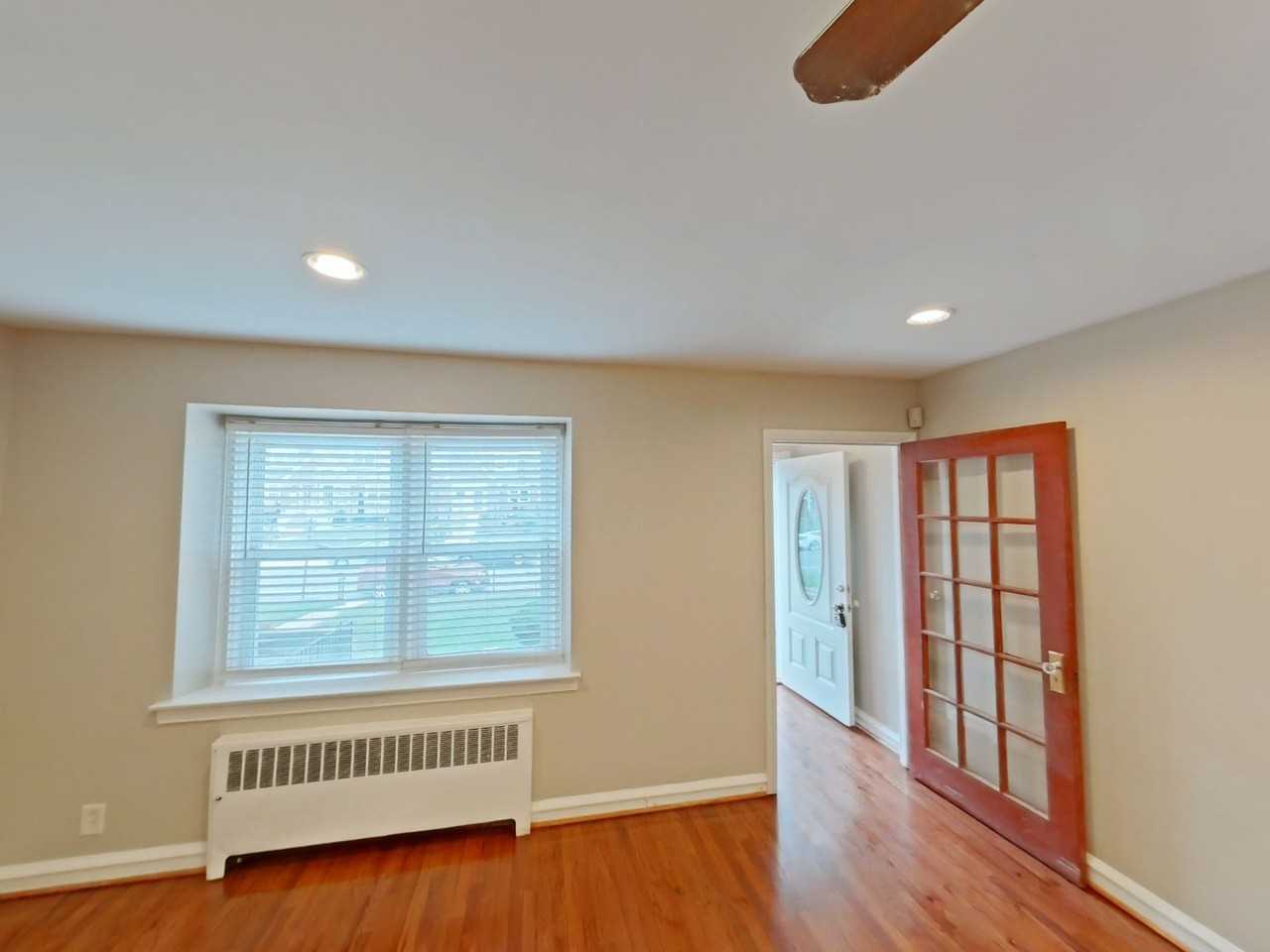 8214 Williams Ave - Photo 2 of 15