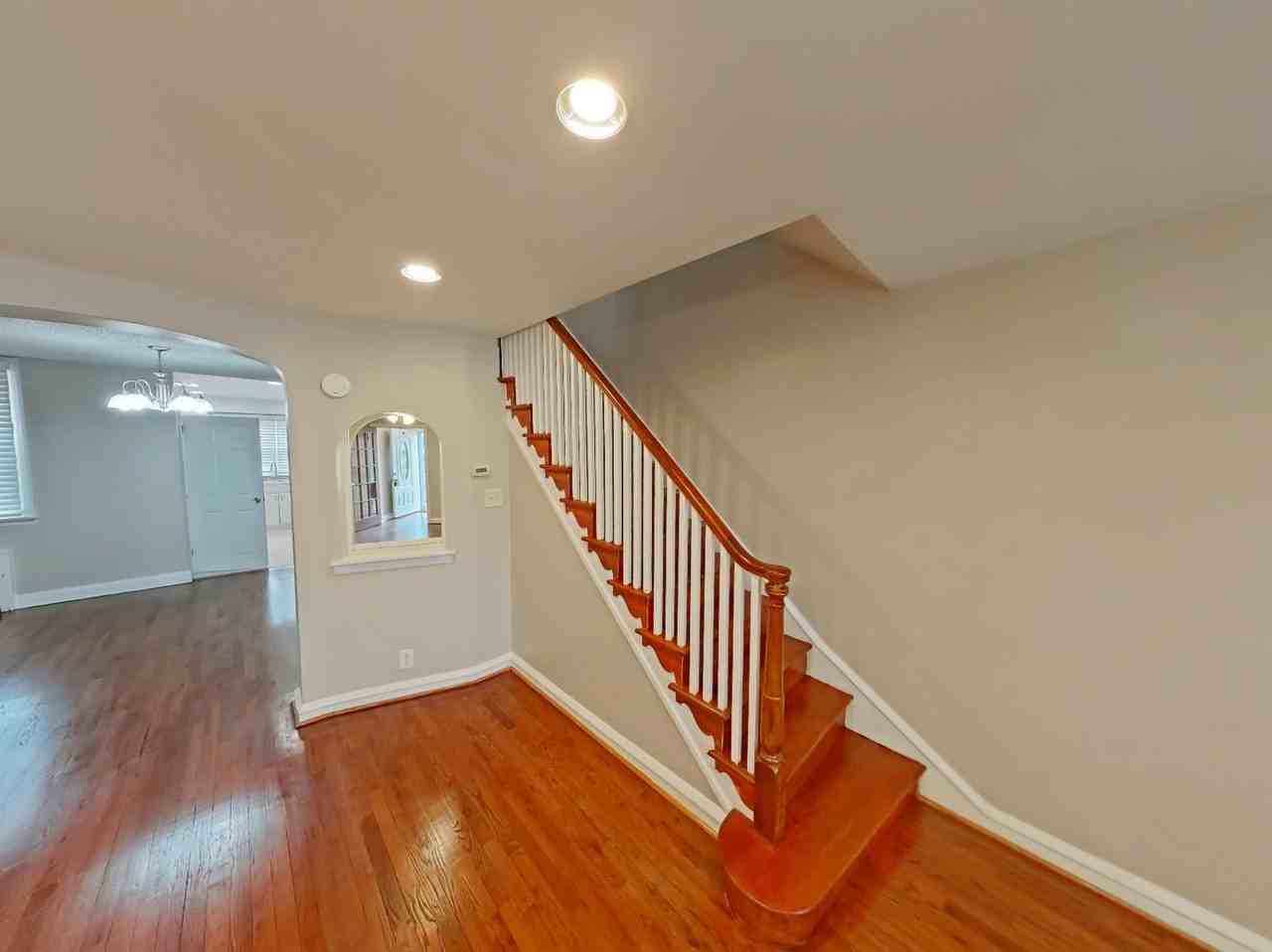 8214 Williams Ave - Photo 5 of 15