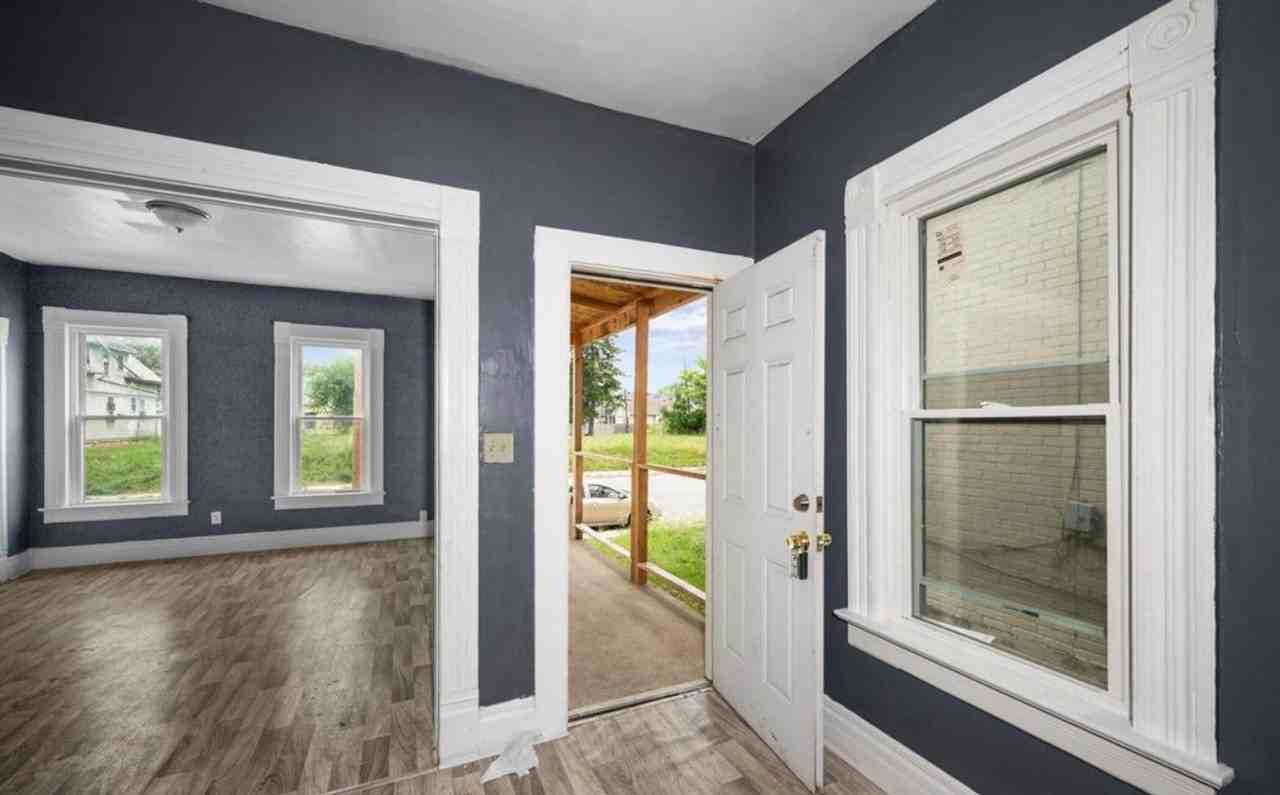 2615 Lagrange St - Photo 3 of 9