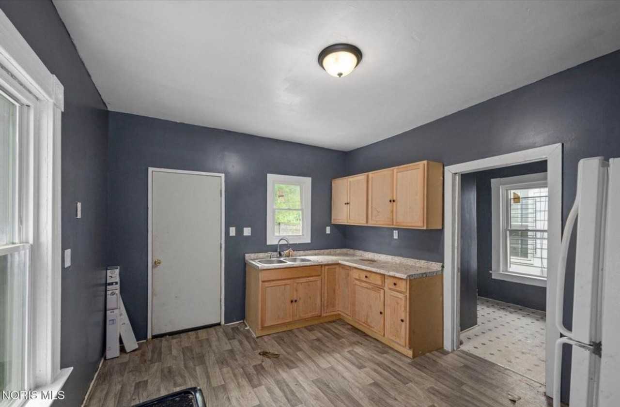 2615 Lagrange St - Photo 5 of 9