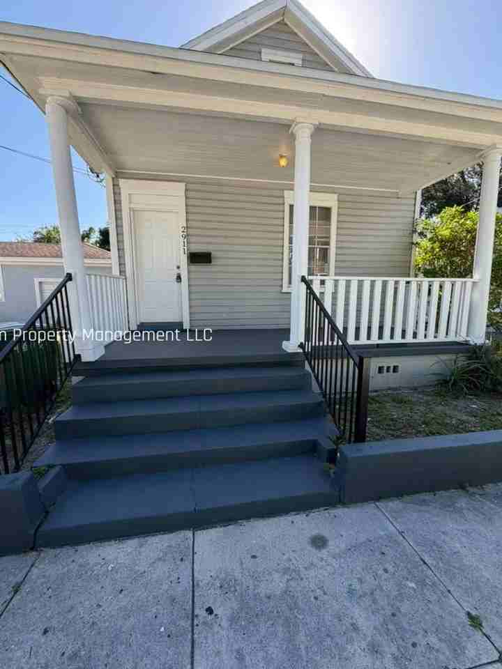 2911 N 17th St - Photo 2 of 12