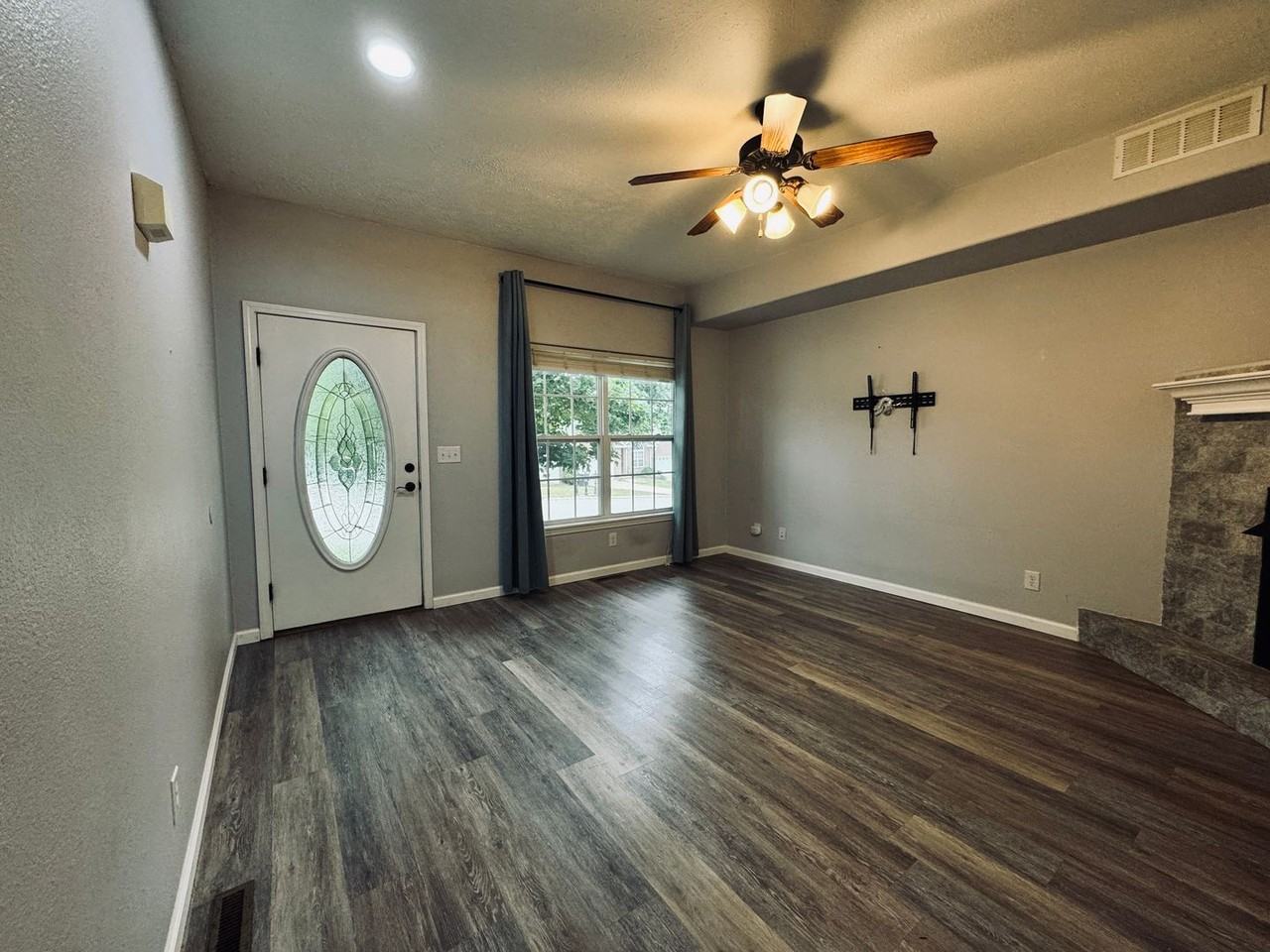 301 Carmel Valley Way - Photo 2 of 41