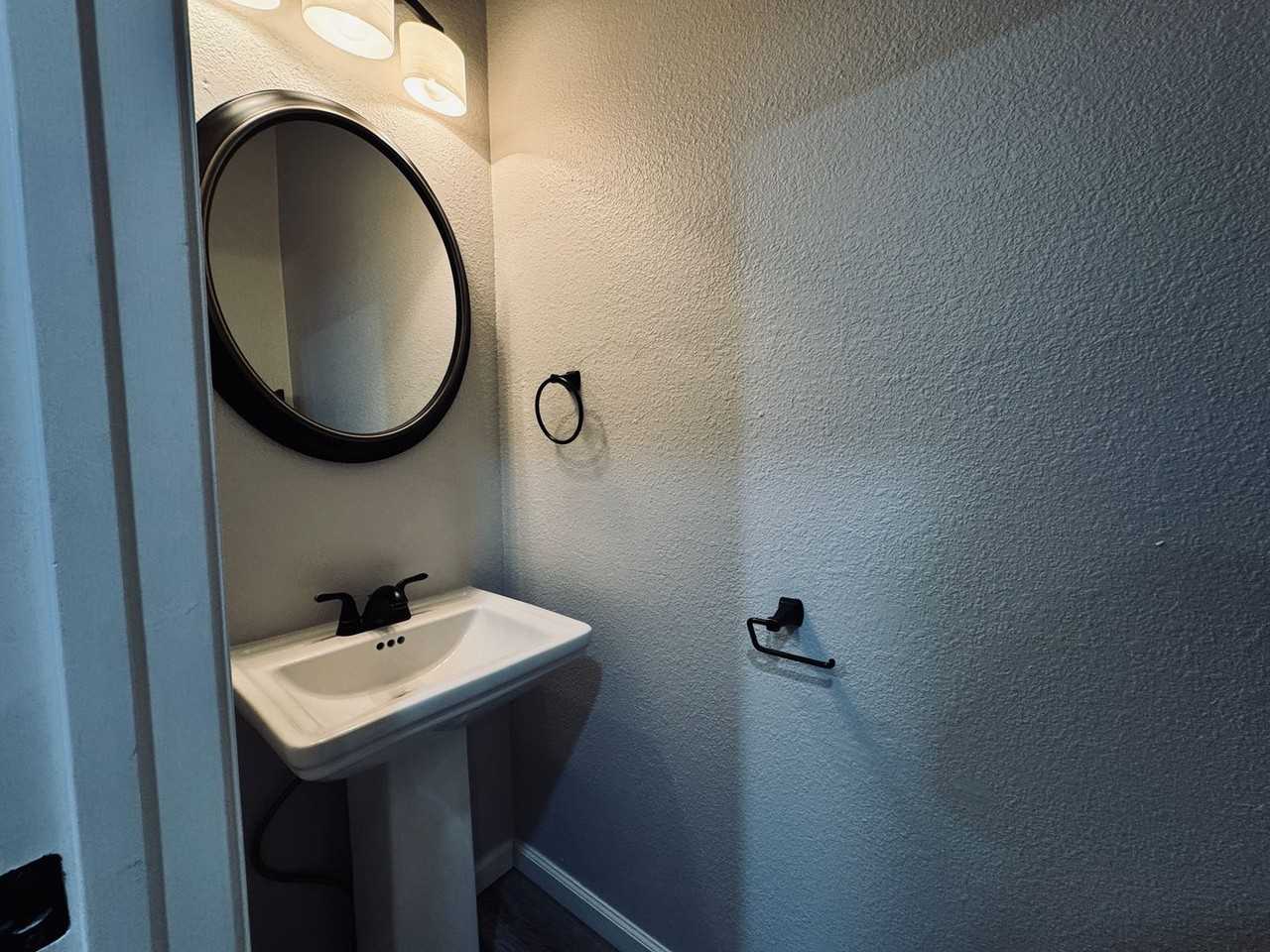 301 Carmel Valley Way - Photo 5 of 41