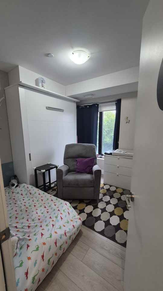 293 Viewmount Avenue #302 - Photo 3 of 8