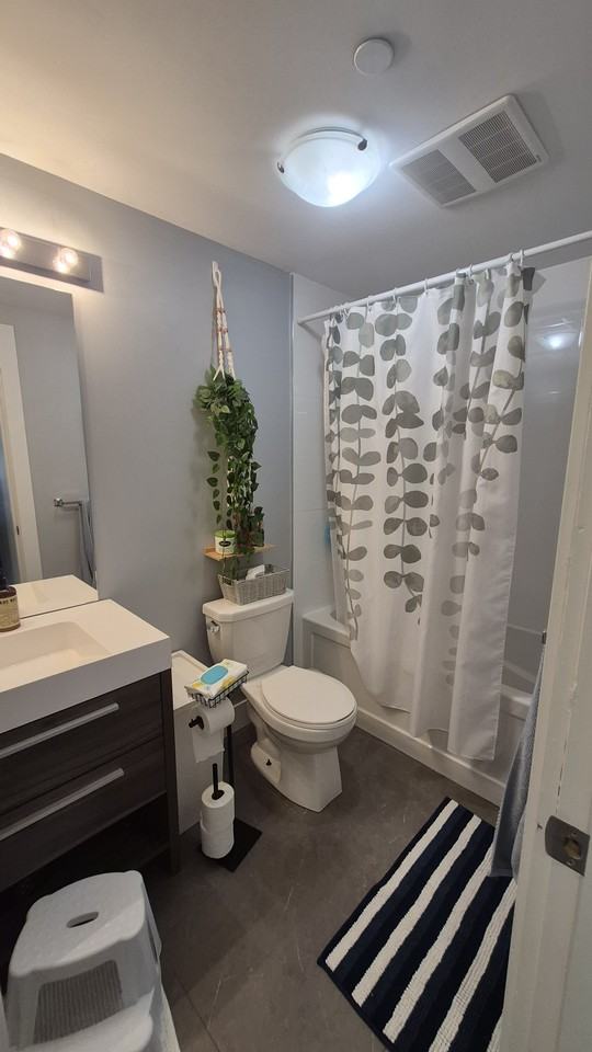 293 Viewmount Avenue #302 - Photo 4 of 8