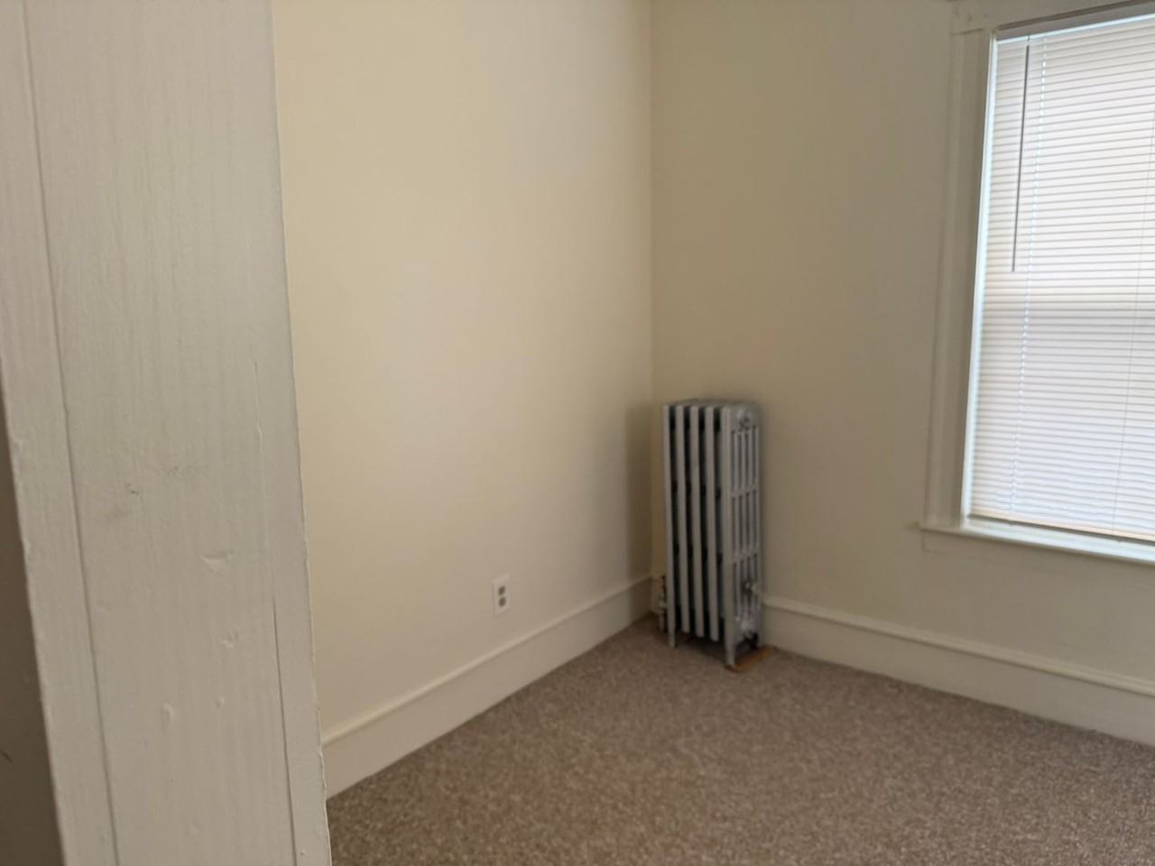 34 Crescent St - Photo 6 of 11