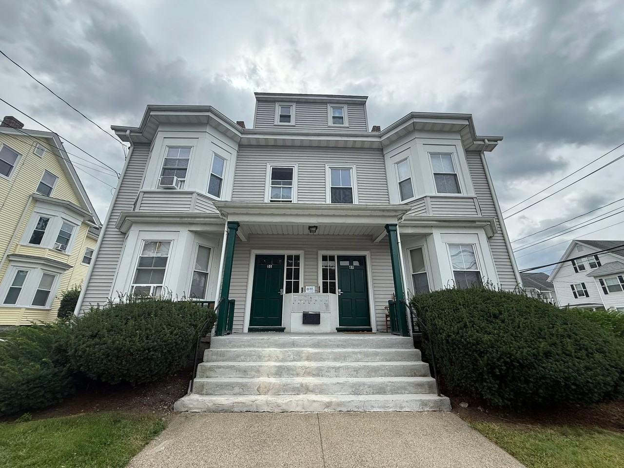 51 Robbins St #3