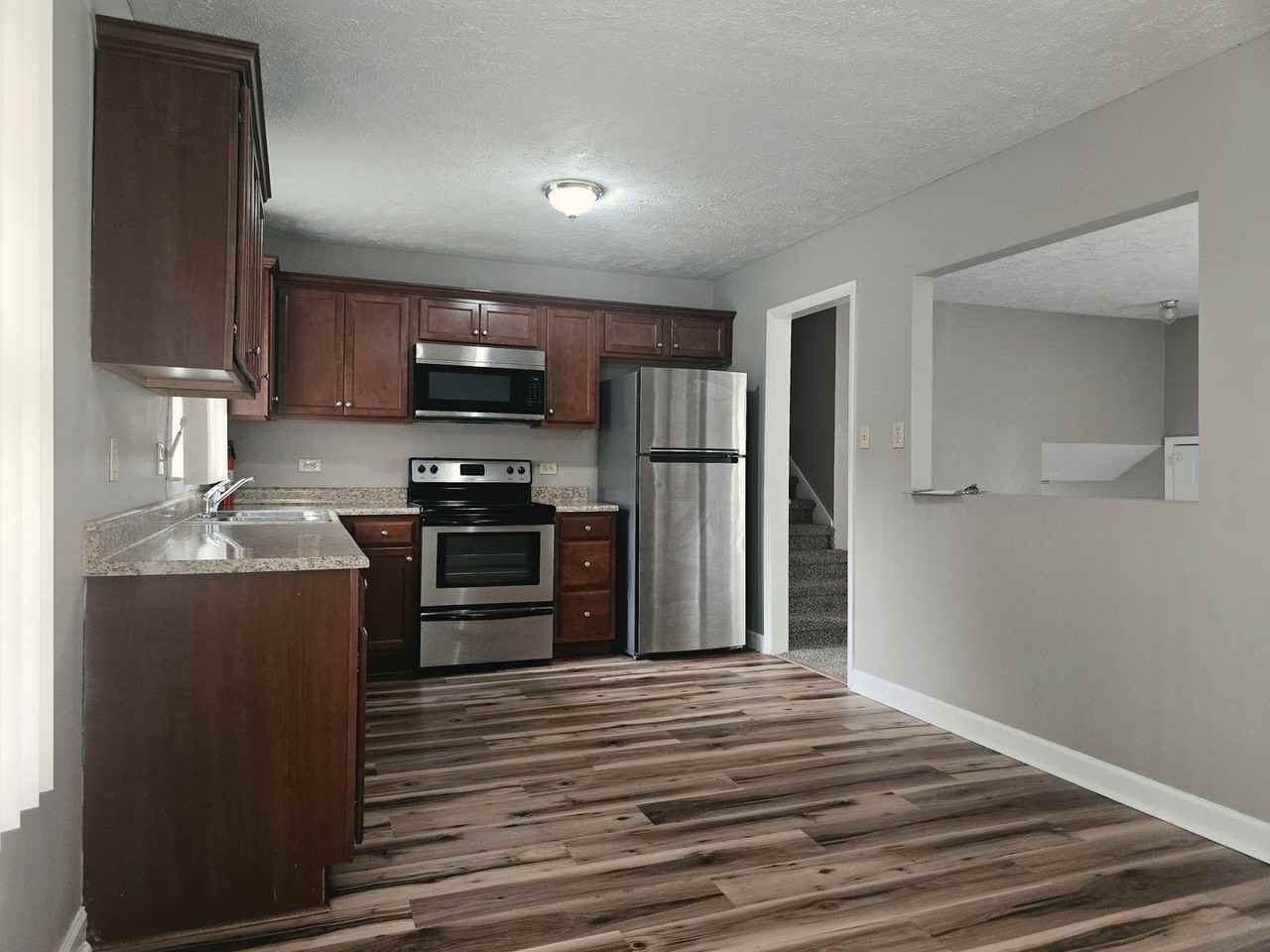 1536 Rossmore Dr - Photo 6 of 21