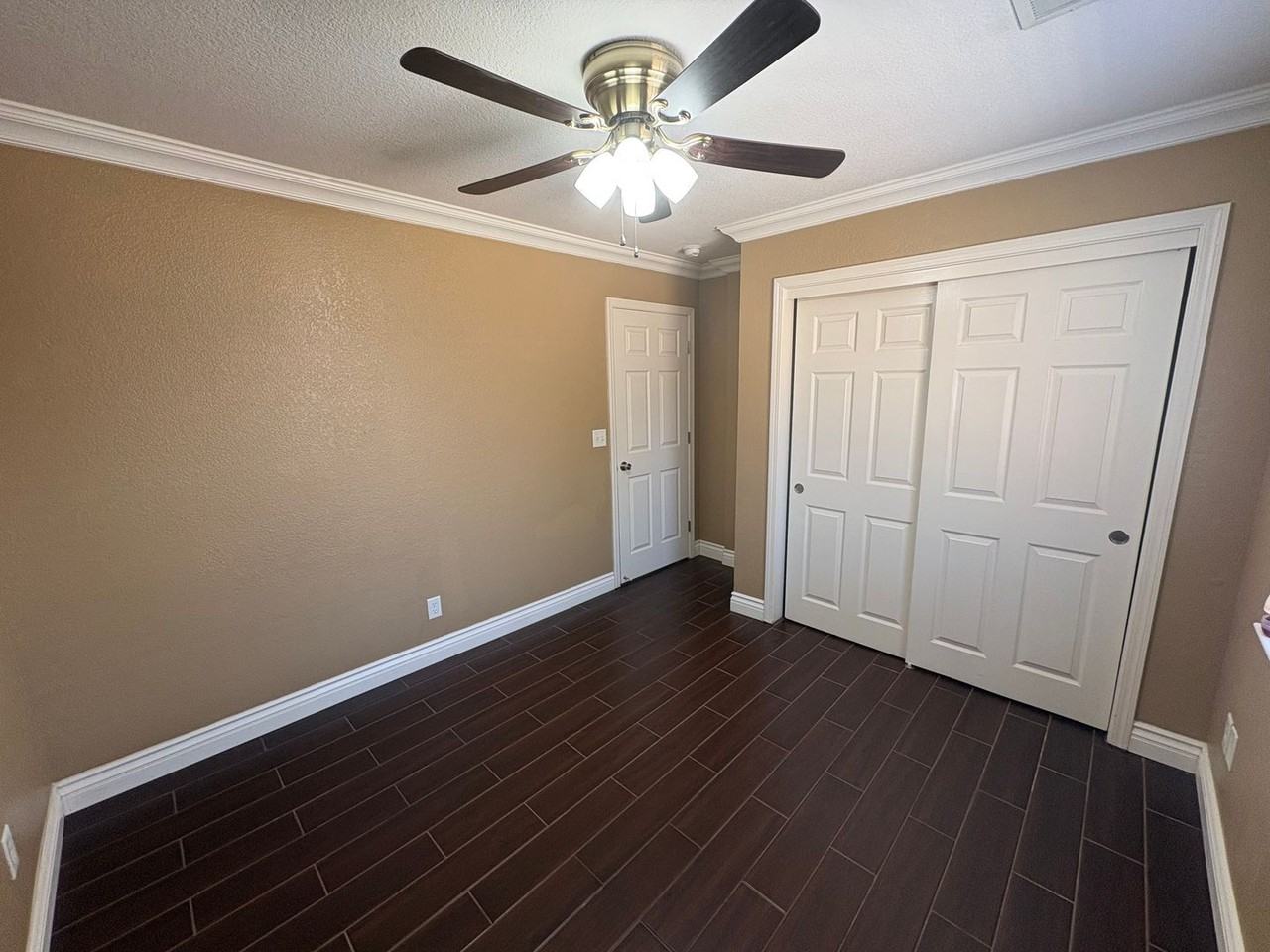 744 W Buena Vista Ave - Photo 7 of 26