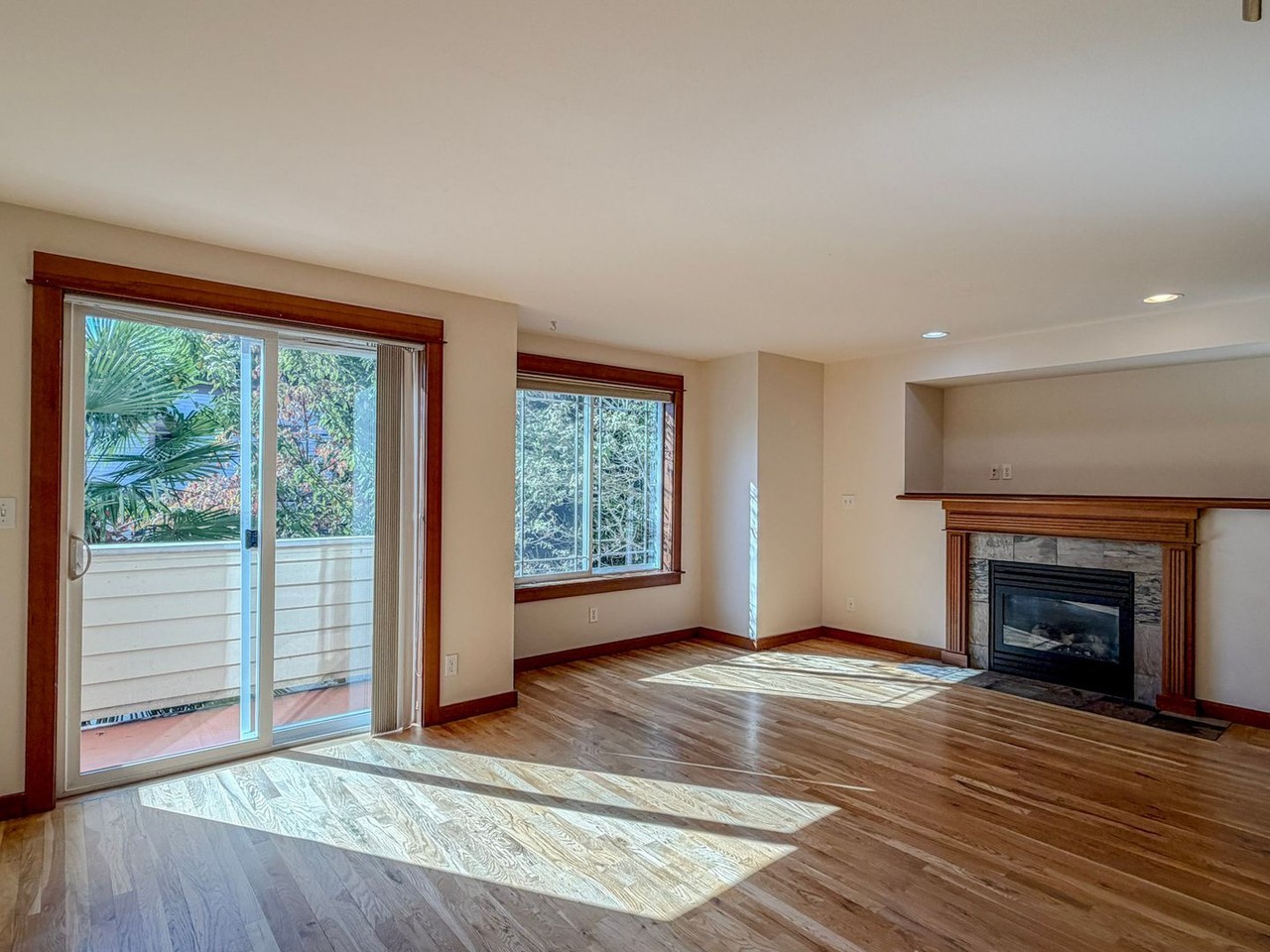 100 26th Ave #A - Photo 4 of 25
