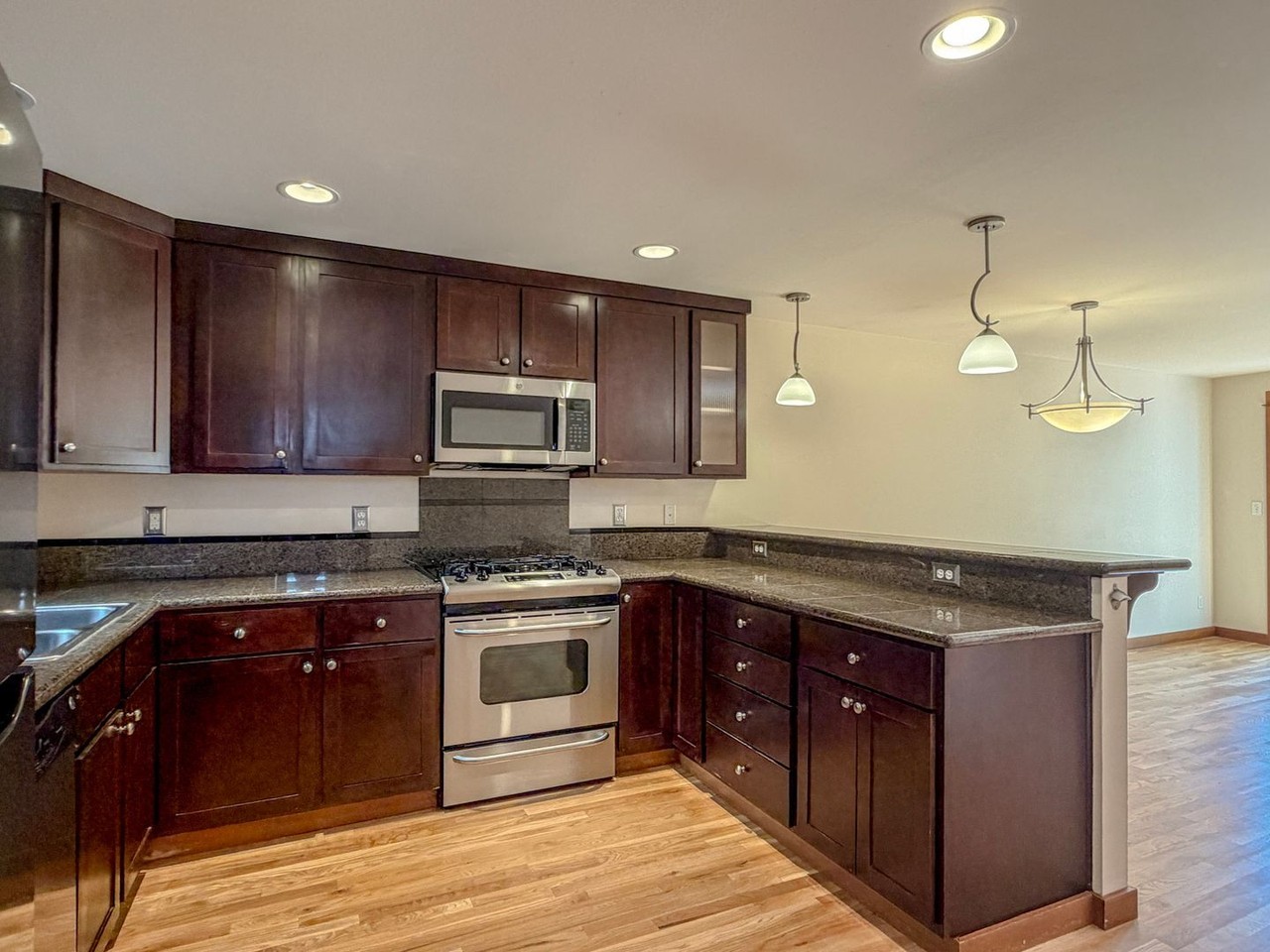 100 26th Ave #A - Photo 7 of 25