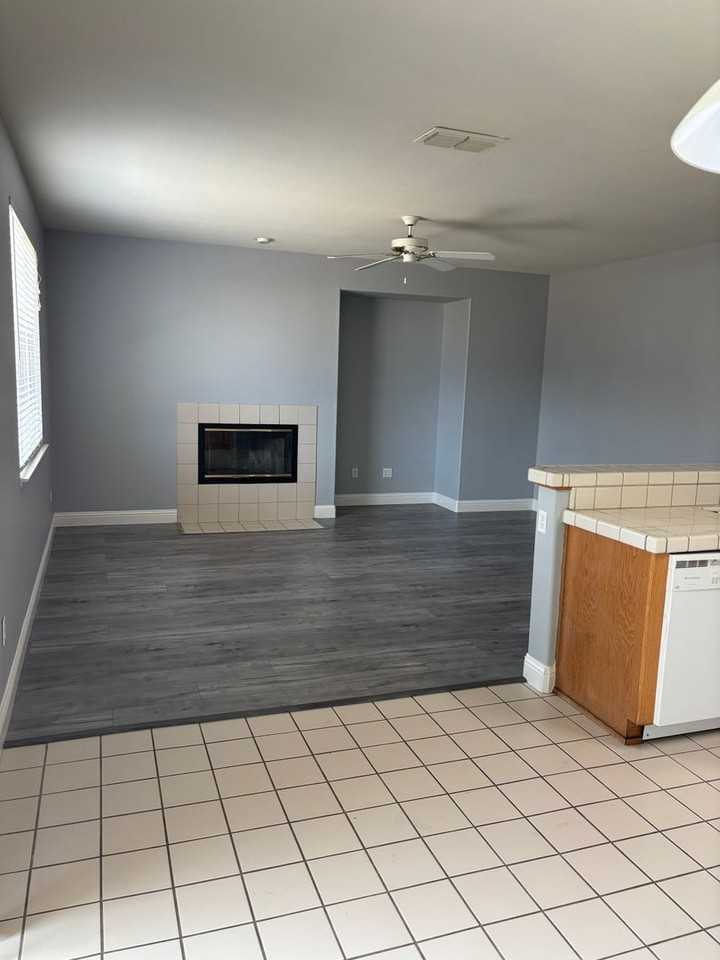 1591 Tadpole Way - Photo 4 of 18
