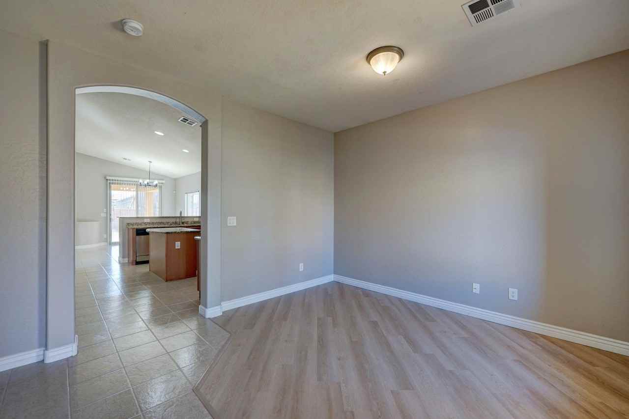6415 S 49th Gln - Photo 6 of 38