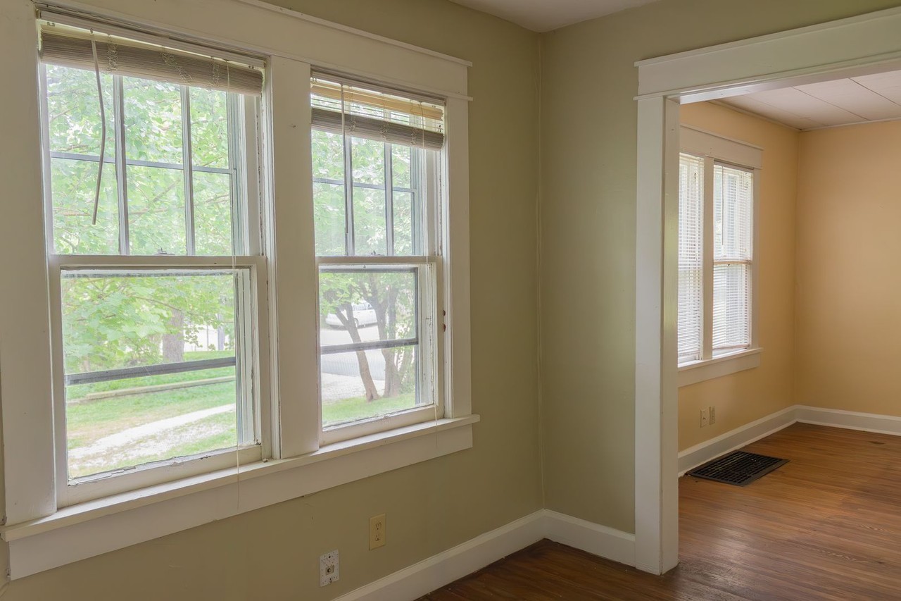 217 S Clark St - Photo 6 of 17