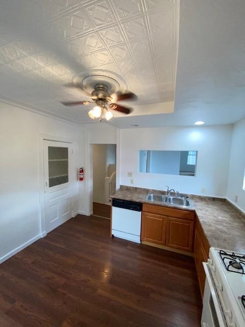 3805 Howley St Apt 2 - Photo 3 of 12