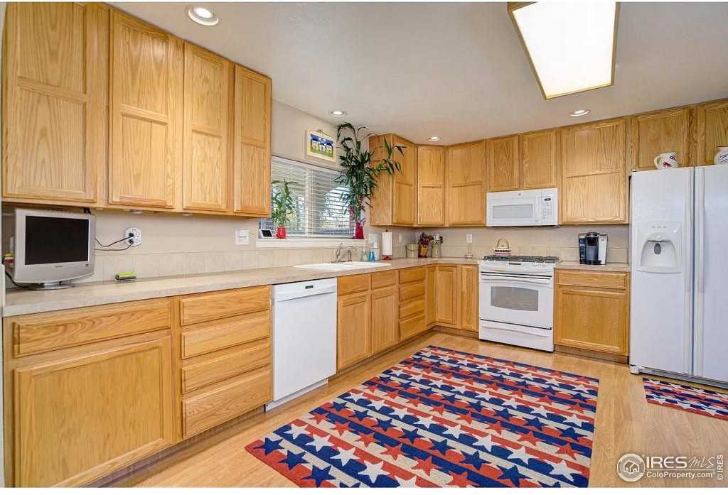 2616 E Vine Dr - Photo 3 of 8