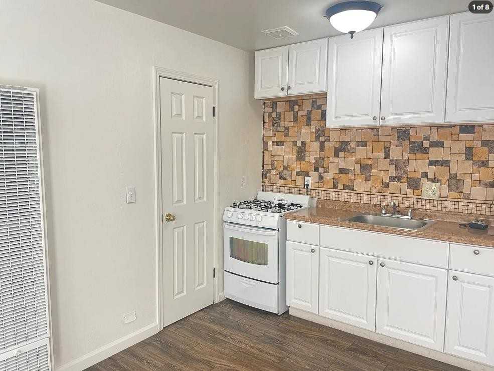 235 S Weitzel St - Photo 5 of 8