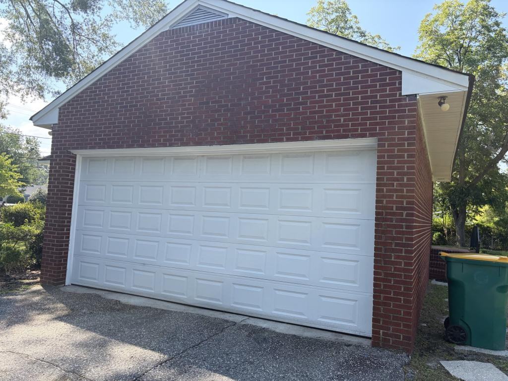 1905 N Rowland Ave - Photo 5 of 26