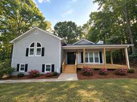 featured image of 810 Victoria Pl