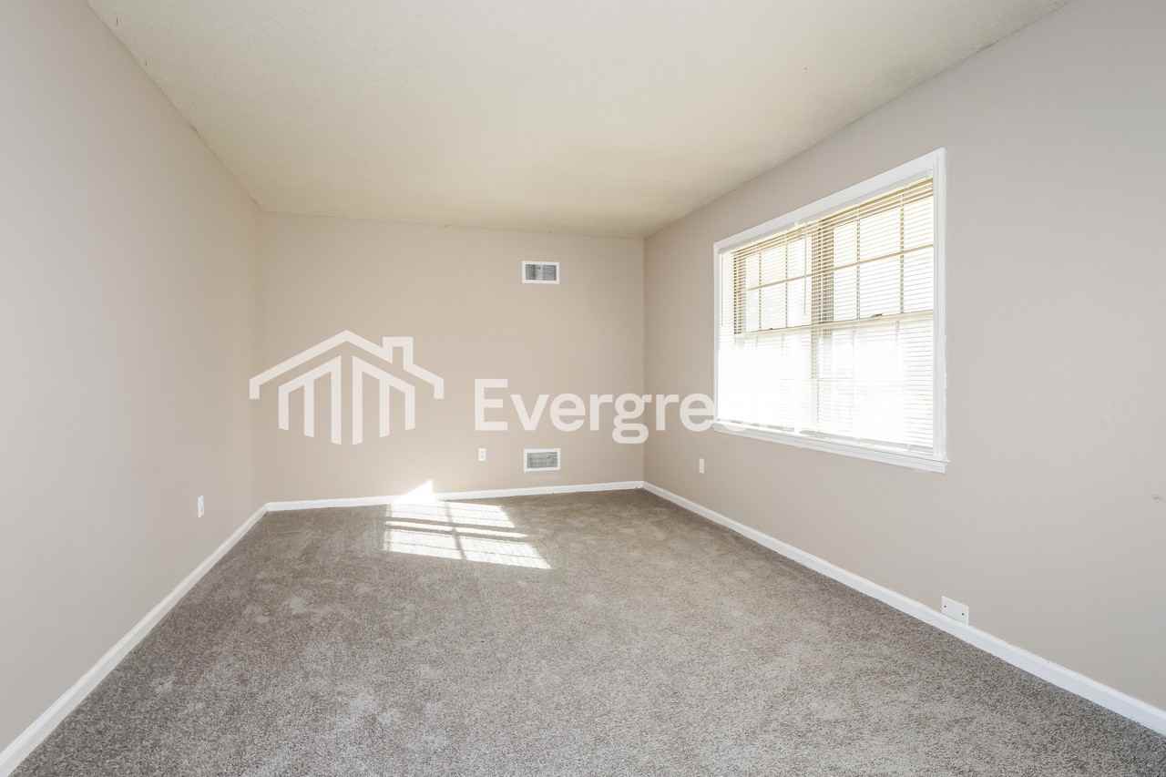 4996 Harrington Ave - Photo 4 of 15