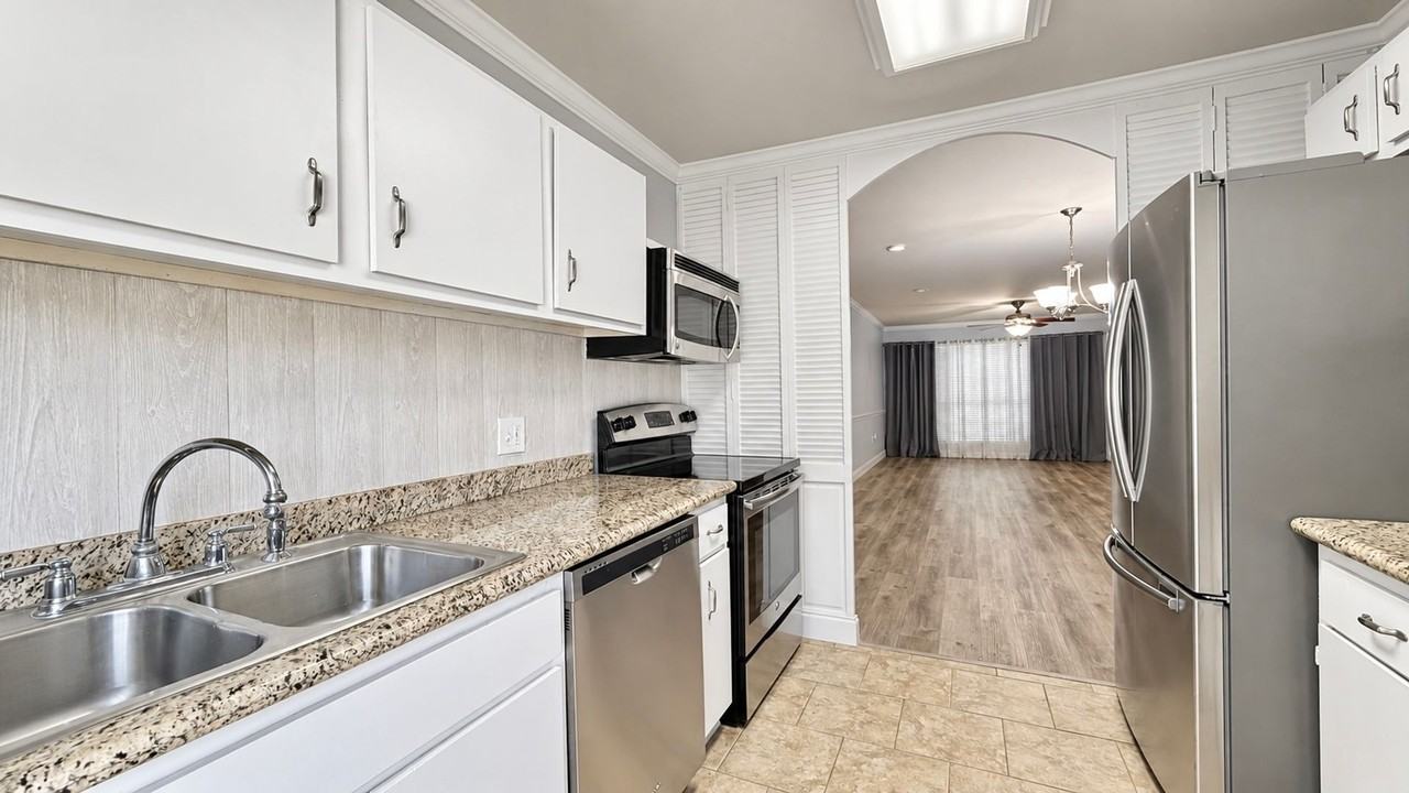 10448 Jefferson Hwy - Photo 2 of 13