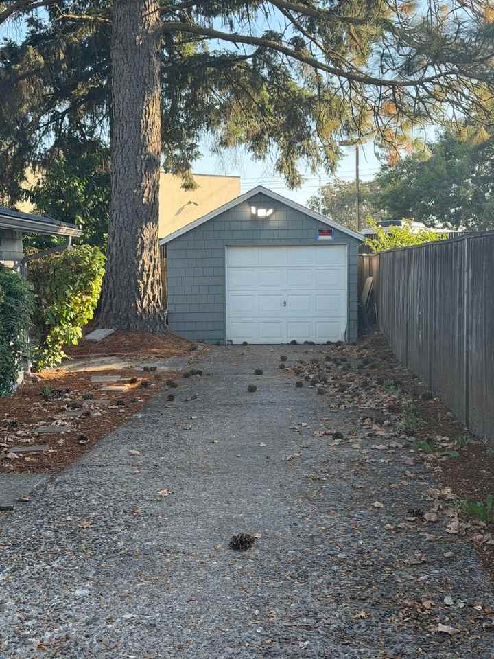 1189 Jefferson St Ne - Photo 3 of 3
