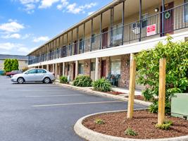 featured image of 8402 Ne 8th Way