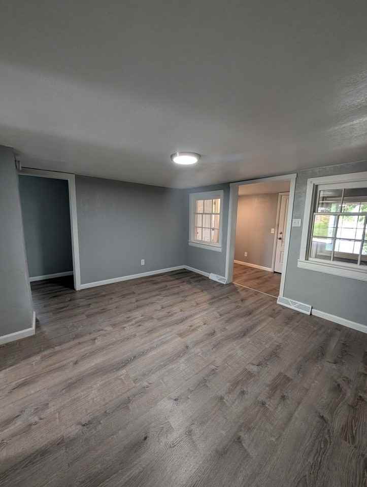 515 Miller Ave - Photo 4 of 17