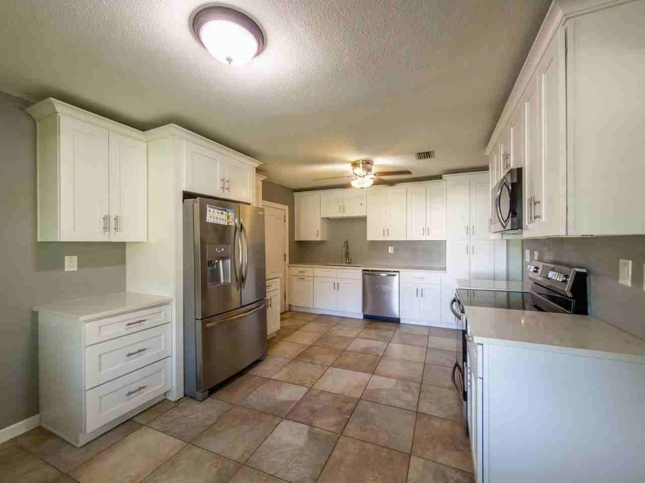 10230 Agave Rd - Photo 4 of 20
