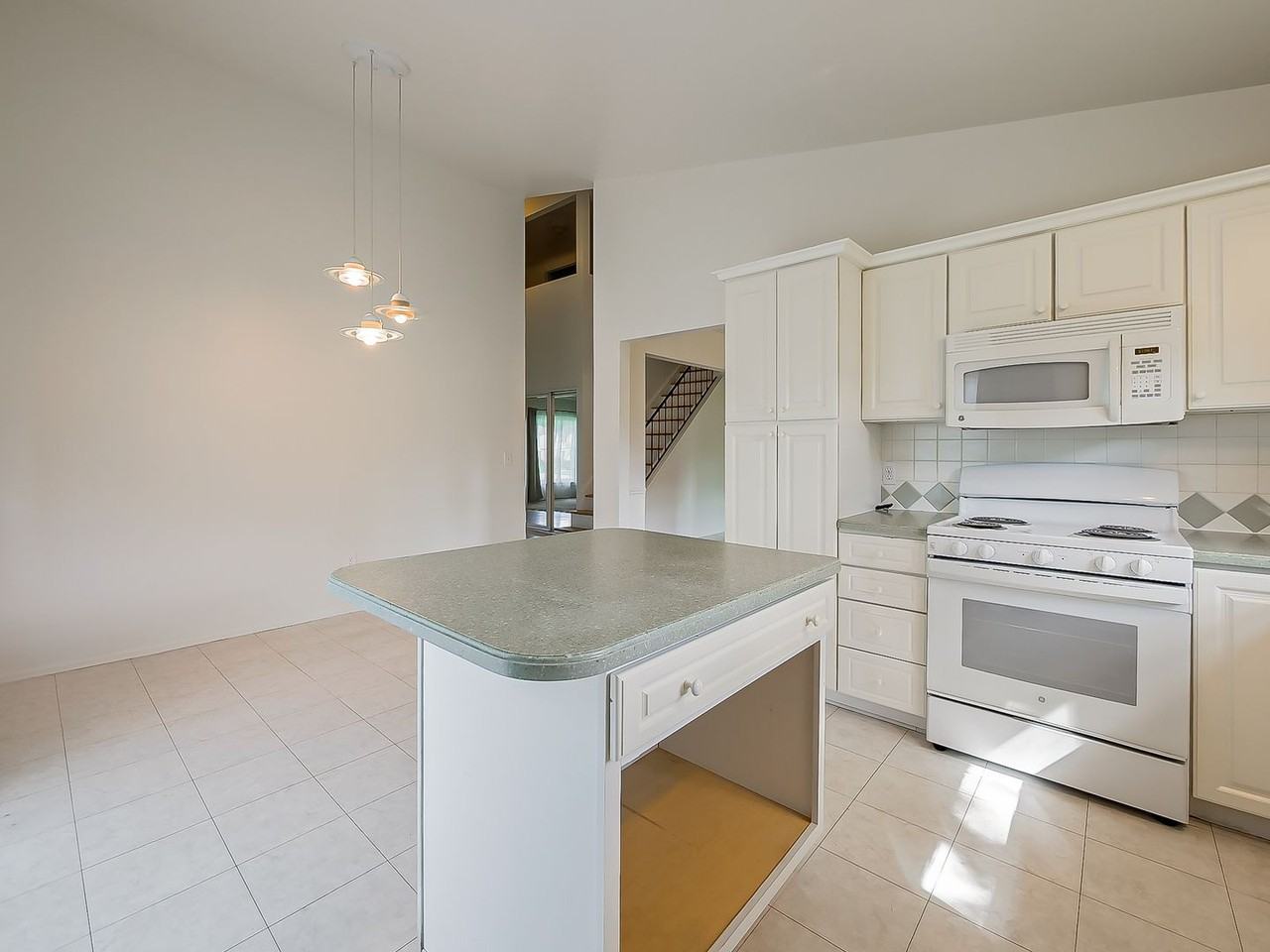 42195 Park Ridge Rd - Photo 3 of 50