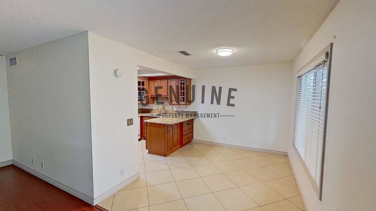 11021 Cobblestone Ln - Photo 6 of 37
