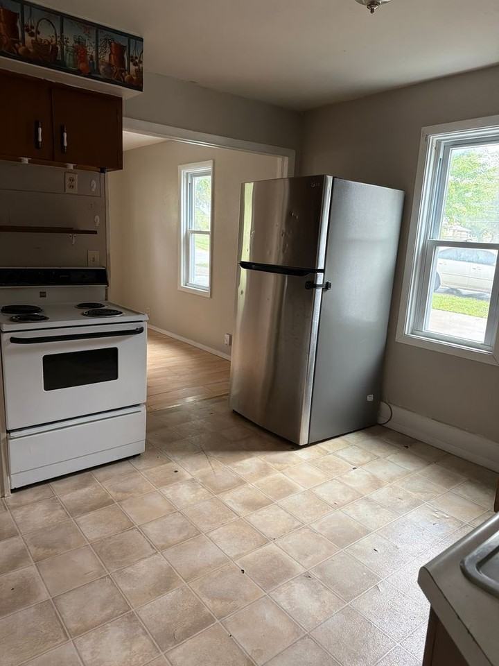527 C St - Photo 4 of 11