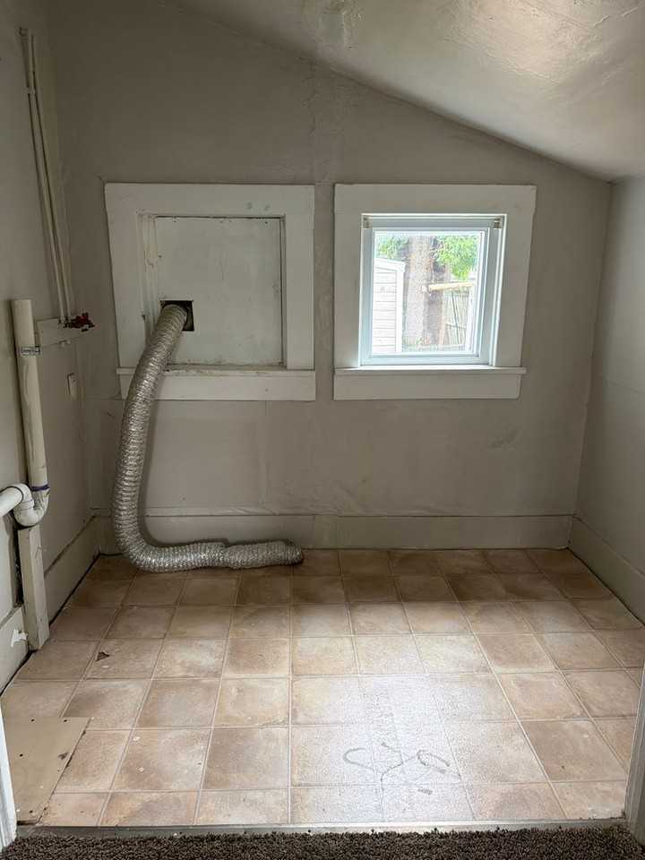 527 C St - Photo 5 of 11