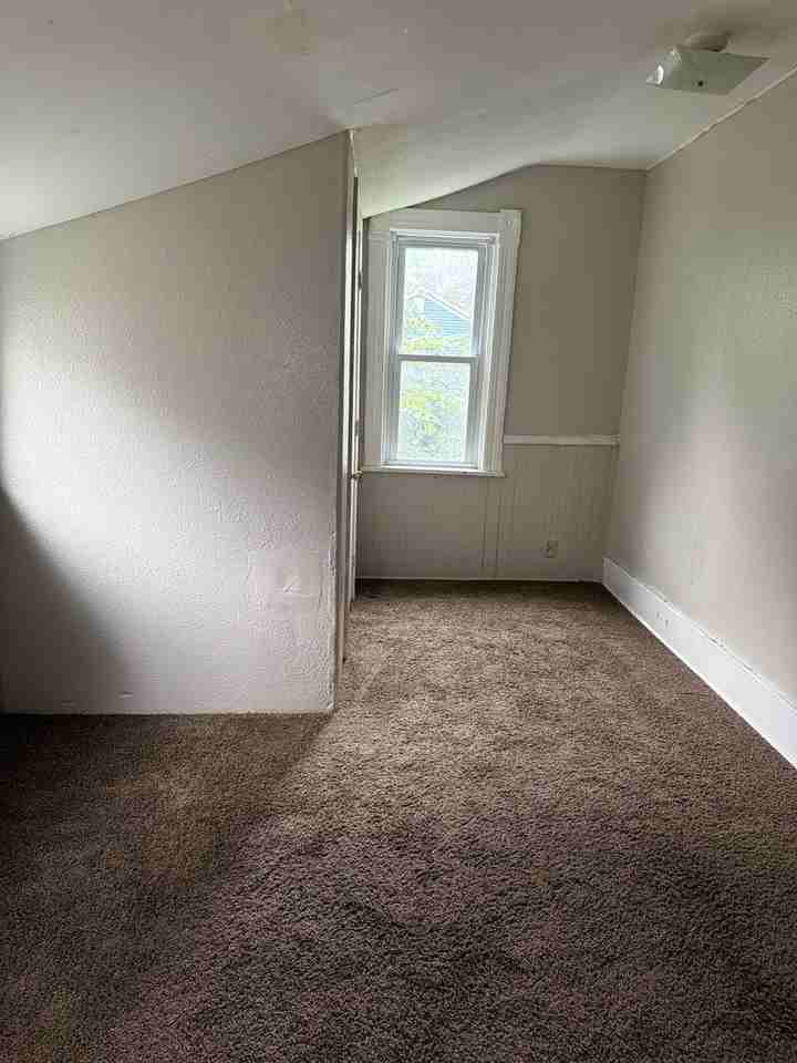 527 C St - Photo 6 of 11
