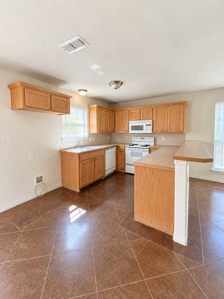 2415 Church St - Photo 3 of 33