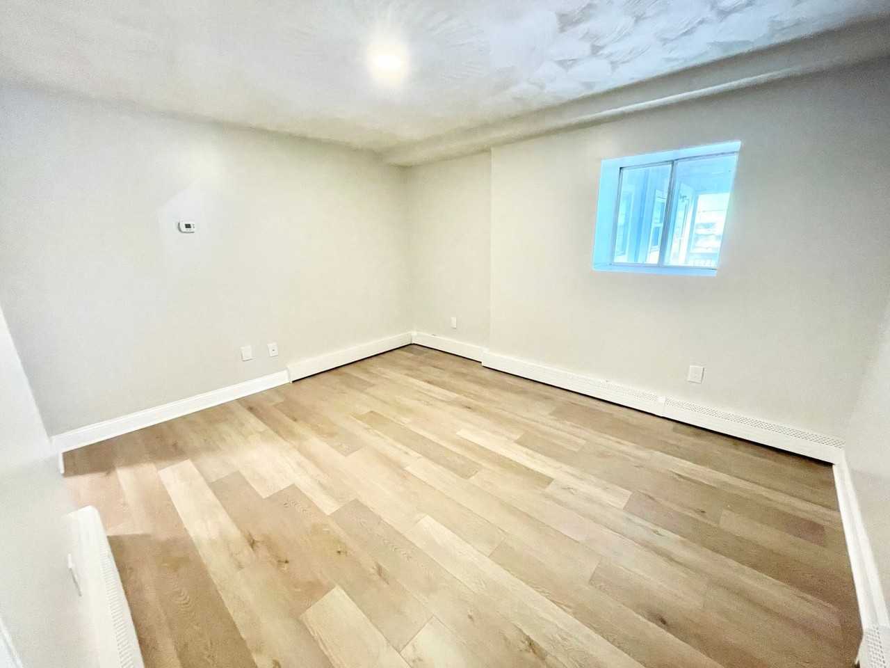 300 McLane Ave - Photo 2 of 27