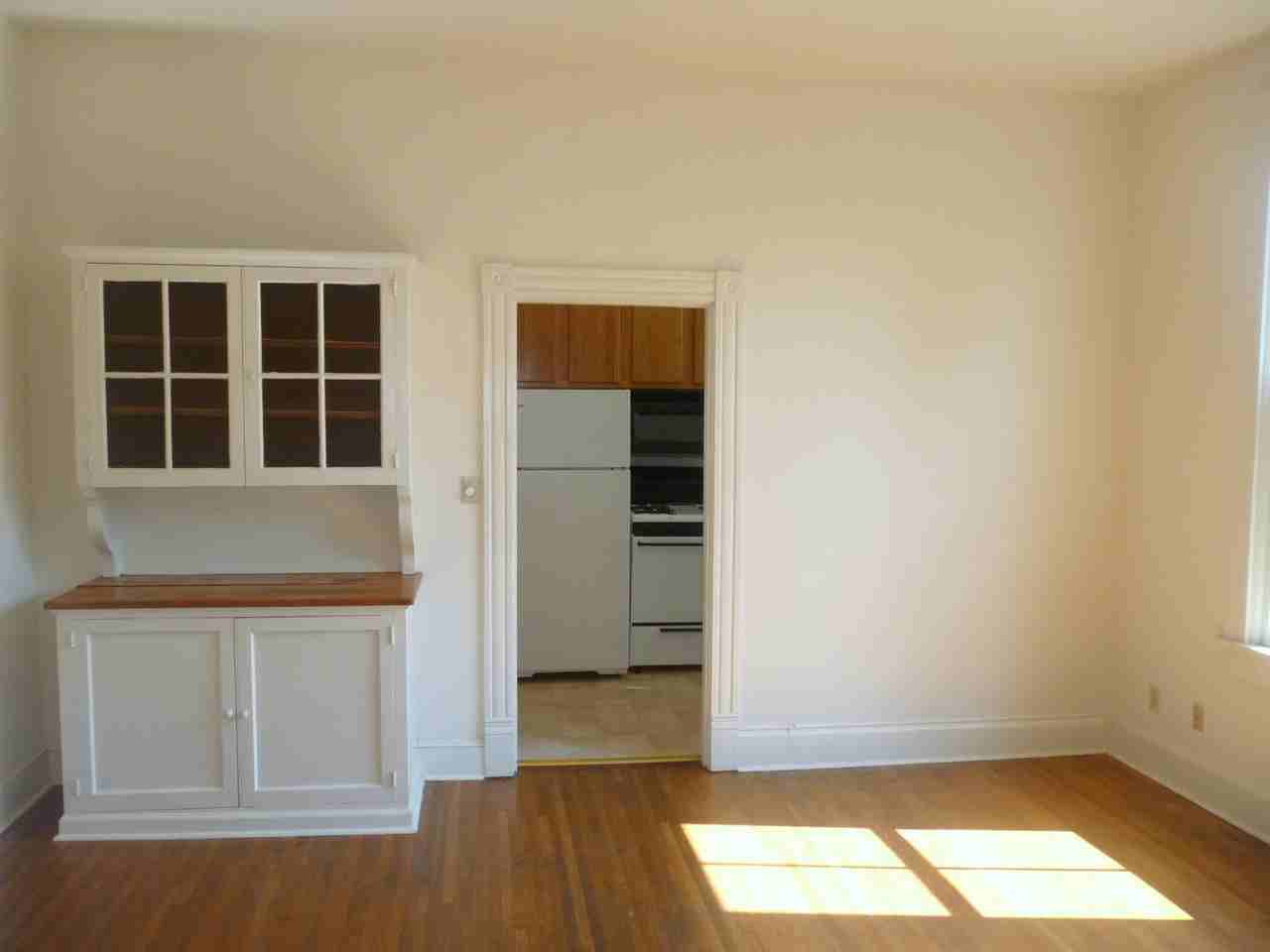 1107 Wertland Street - Photo 3 of 10