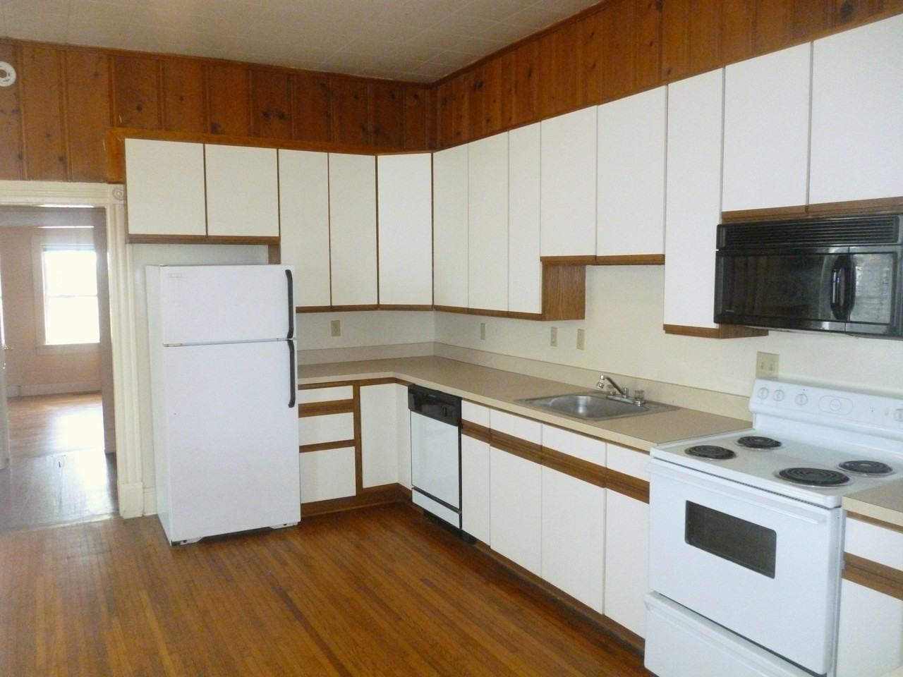 1107 Wertland Street - Photo 7 of 10