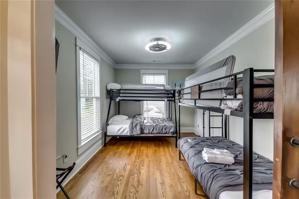1362 Eubanks Ave - Photo 4 of 38