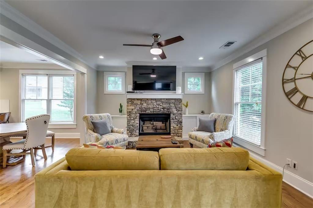 1362 Eubanks Ave - Photo 6 of 38