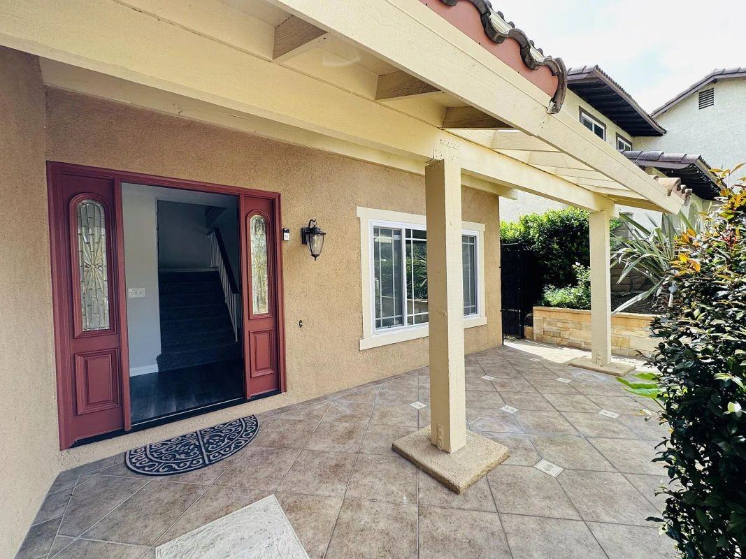 909 W Suffolk Ave - Photo 4 of 44