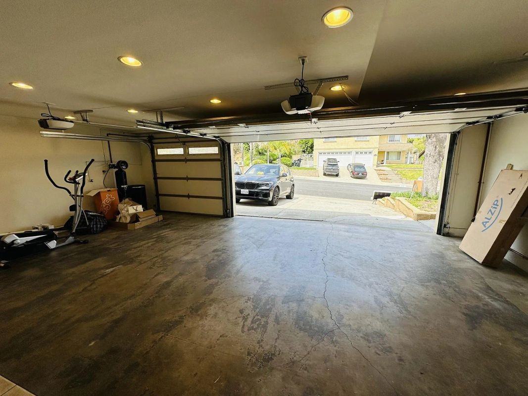 909 W Suffolk Ave - Photo 6 of 44